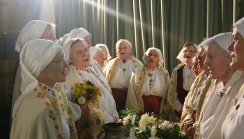 Vai zini, kāpēc Ziemassvētkos vēlams ēst kaladas un kaladot?