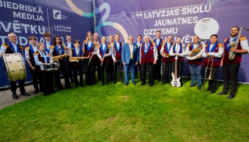 Svētku studijā – Žoržs Siksna un Jelgavas 4. vidusskolas pūtēju orķestris