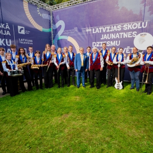 Svētku studijā – Žoržs Siksna un Jelgavas 4. vidusskolas pūtēju orķestris